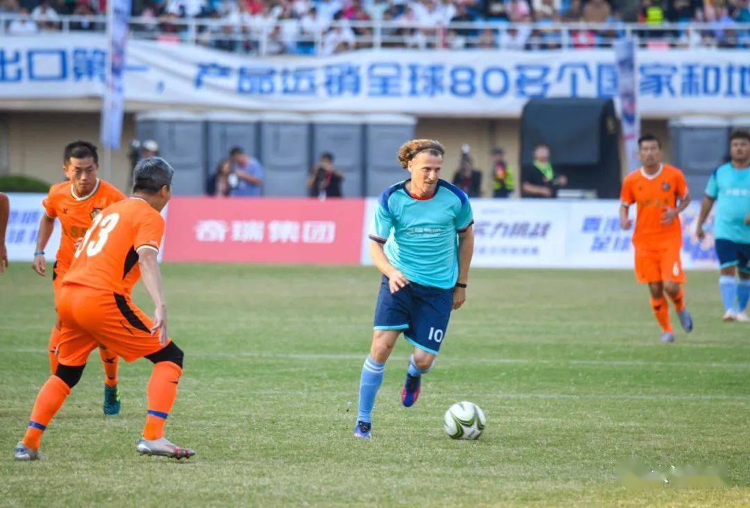 卡利亚里 VS 那不勒斯直播原创那不勒斯客场1-1卡利亚里，奥斯梅恩头槌，卢文博读秒绝平